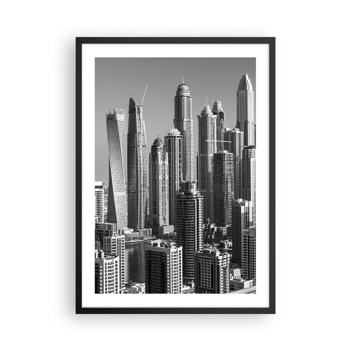 Poster in einem schwarzem Rahmen - Panorama der Stadt mit modernen Wolkenkratzern - 50x70cm - Stadt in der Wüste - Moderne Wanddekoration für Wohnzimmer und Schlafzimmer ARTTOR