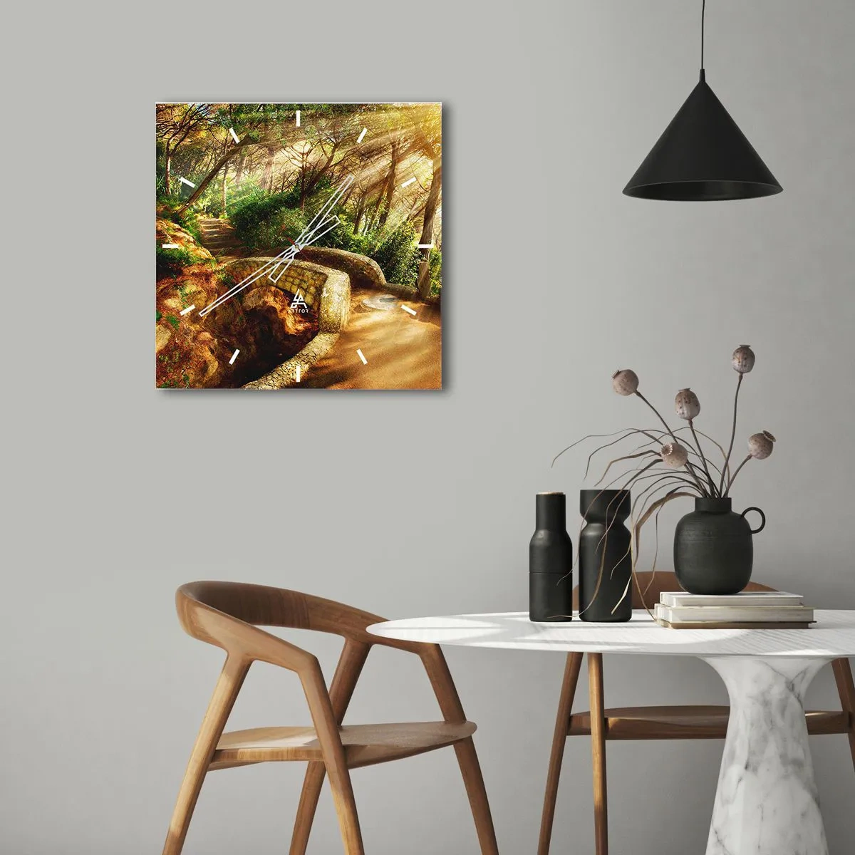 Wanduhr - Glasuhr - Waldlandschaft mit Sonnenstrahlen und einer Steinbrücke - 30x30cm - Direkt von der Brücke in den Märchenwald - Moderne Wanddekoration für Wohnzimmer und Schlafzimmer ARTTOR