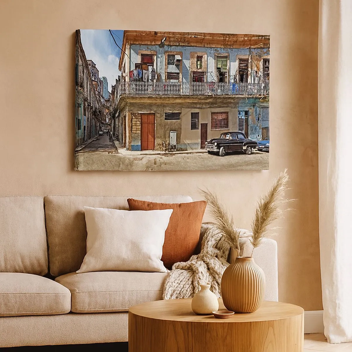 Bild auf Leinwand - Leinwandbild - Bunte Mietshäuser und ein Oldtimer im Stadtbild - 70x50cm - Havanna-Stimmung - Moderne Wanddekoration für Wohnzimmer und Schlafzimmer ARTTOR