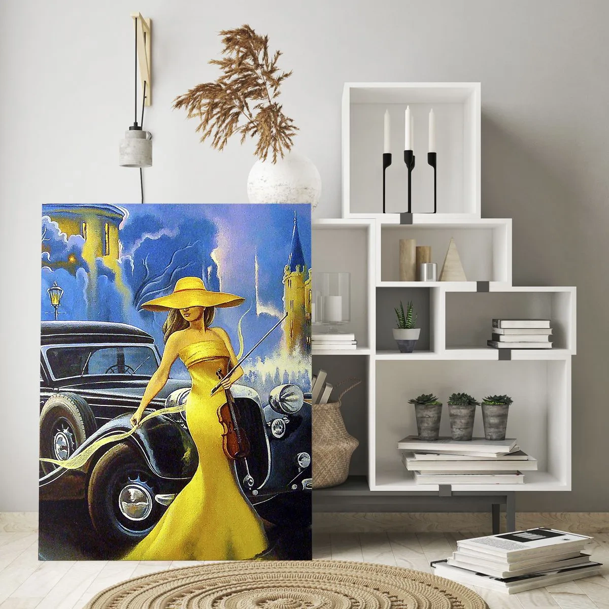 Glasbild - Bild auf glas - Eine Frau in einem gelben Kleid mit einer Geige neben einem Retro-Auto. - 70x100cm - Nocturne für Violine und Liebe - Moderne Wanddekoration für Wohnzimmer und Schlafzimmer ARTTOR