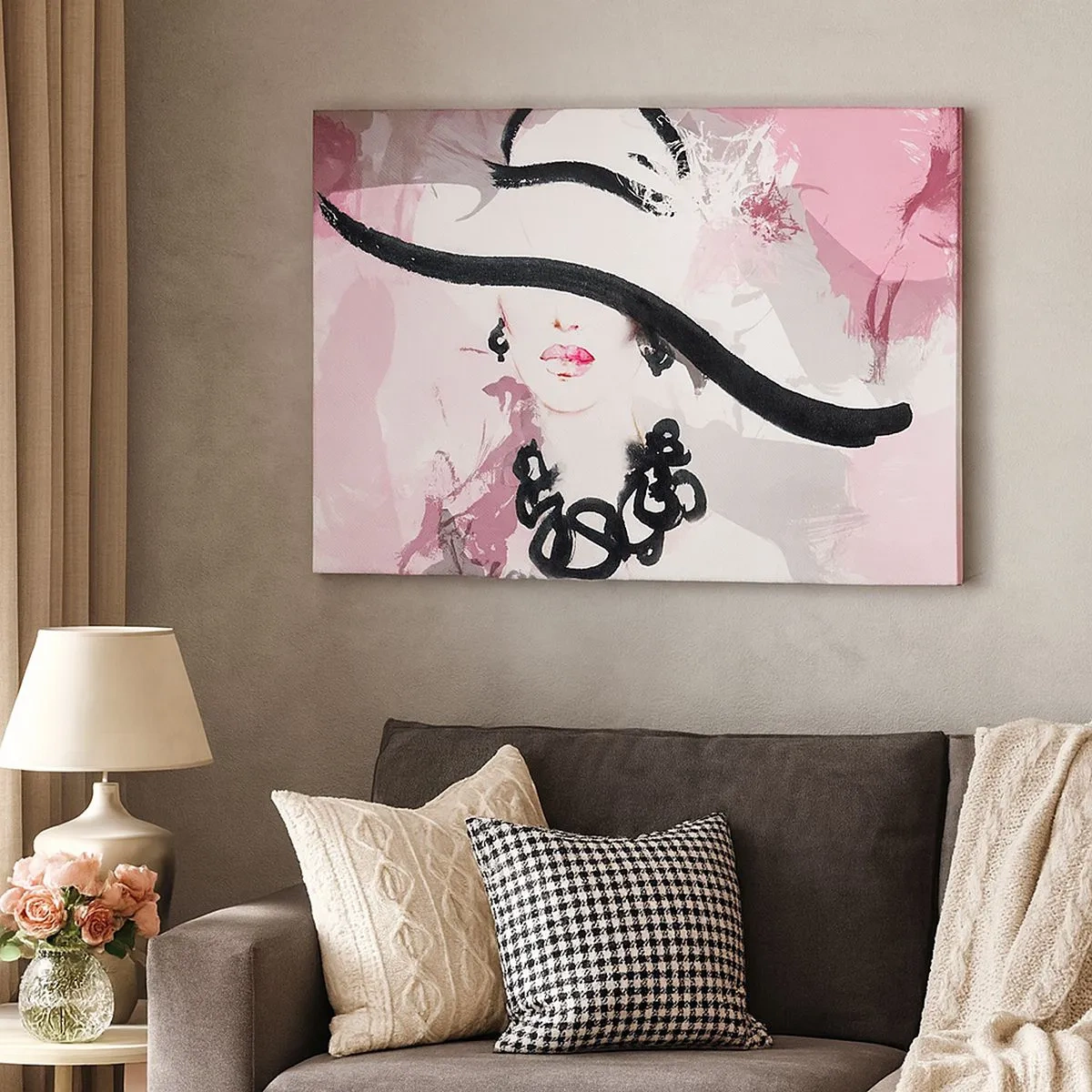 Bild auf Leinwand - Leinwandbild - Eine elegante Frau mit Hut vor einem Hintergrund aus rosa Abstraktionen. - 70x50cm - Bildnis einer Dame in Schwarz und Pink - Moderne Wanddekoration für Wohnzimmer und Schlafzimmer ARTTOR