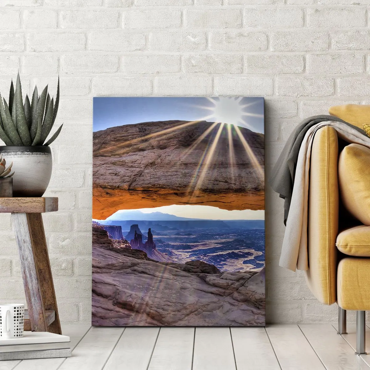 Bild auf Leinwand - Leinwandbild - Felsbogen mit Blick auf den Canyon bei Sonnenaufgang - 50x70cm - Durch das Felsentor - Moderne Wanddekoration für Wohnzimmer und Schlafzimmer ARTTOR