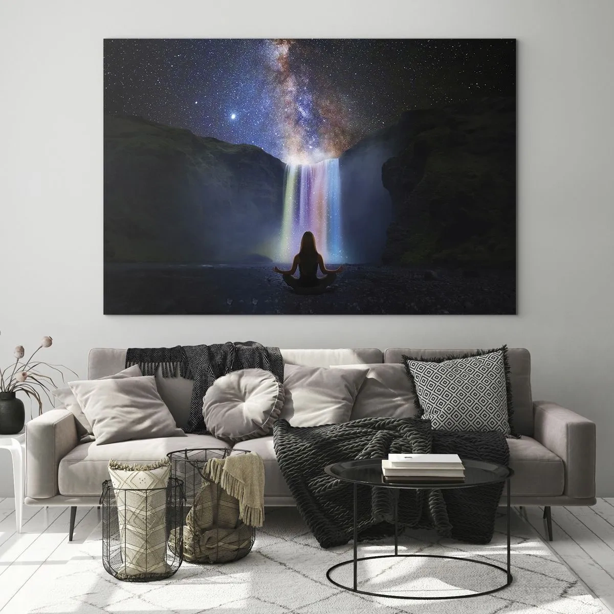 Glasbild - Bild auf glas - Meditation vor einem farbenfrohen Wasserfall bei Nacht - 100x70cm - Absolute Harmonie - Moderne Wanddekoration für Wohnzimmer und Schlafzimmer ARTTOR